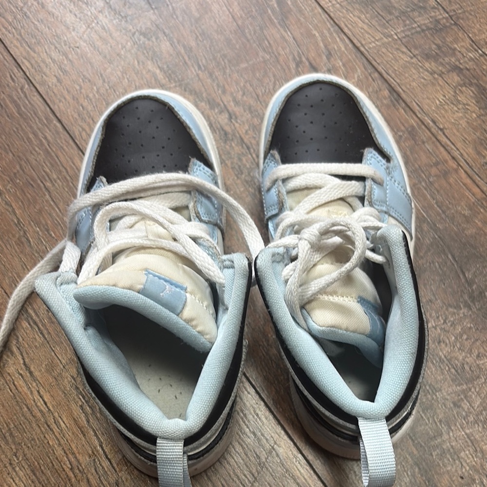 Nike Kids Black and Light Blue Sneakers